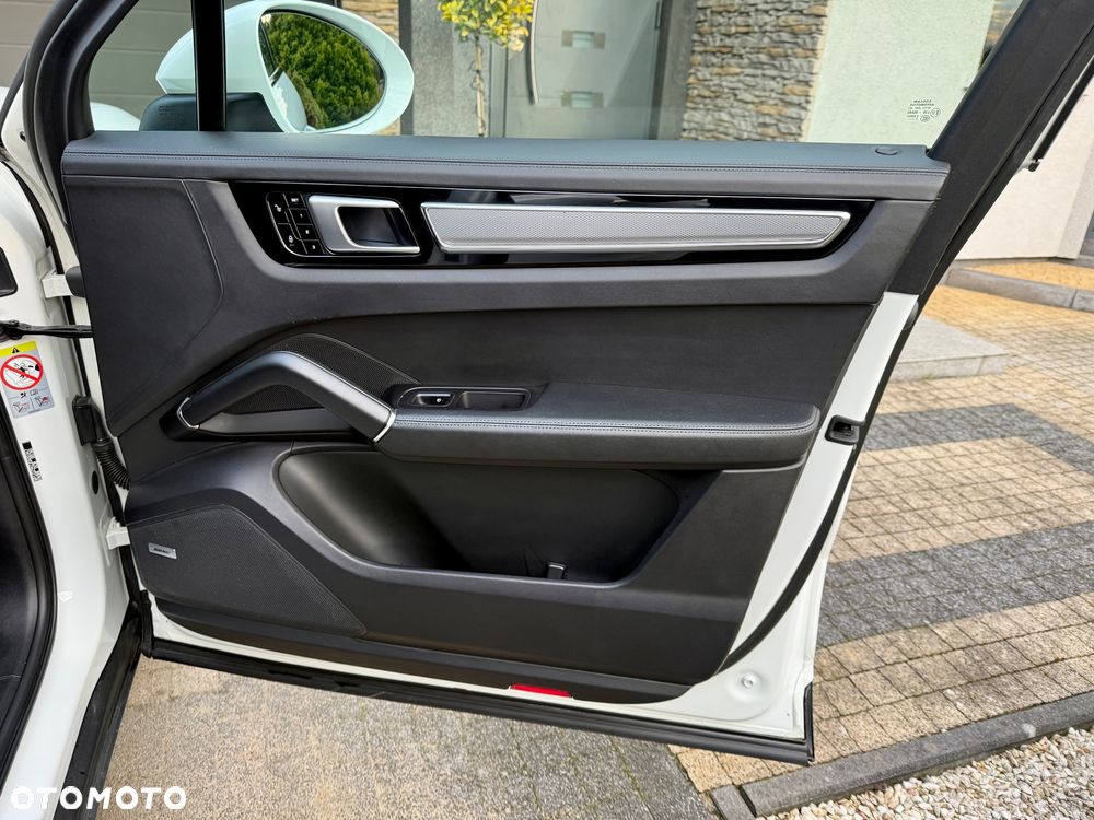 Porsche Cayenne Platinum Edition - 23