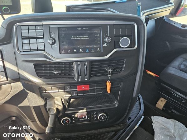 Iveco S-Way - 12