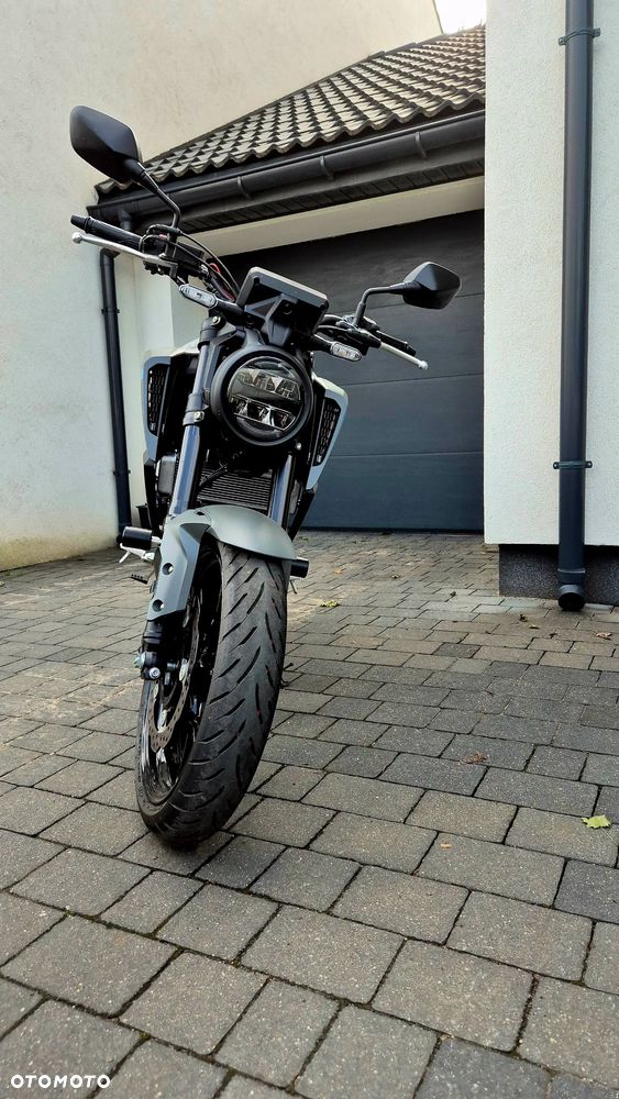 Honda CB - 1