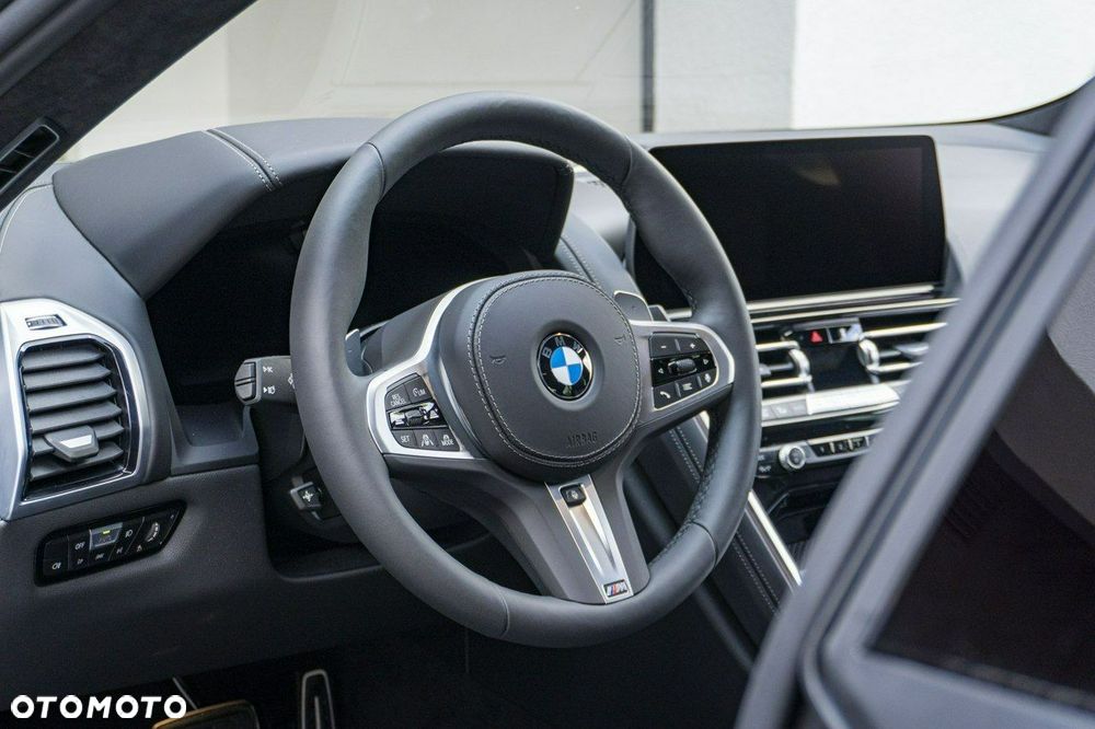 BMW Seria 8 - 11
