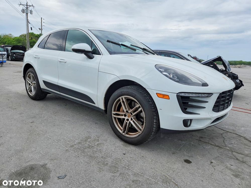 Porsche Macan - 1