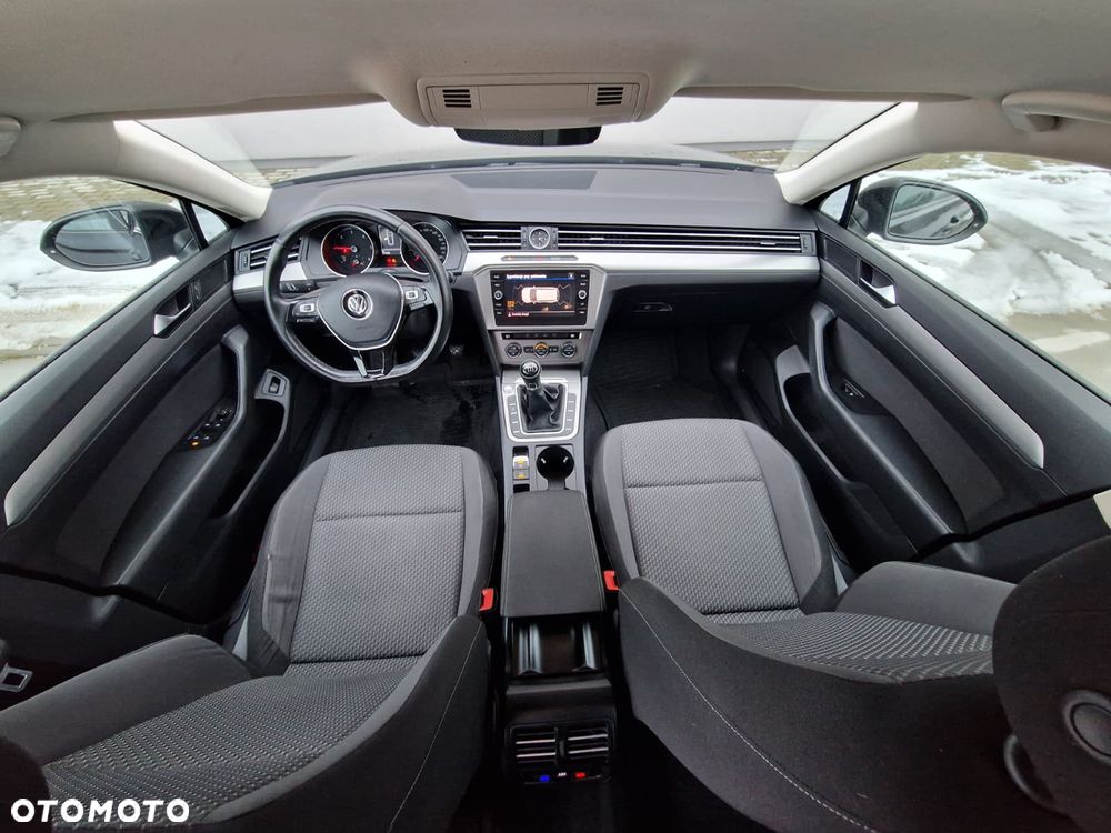 Volkswagen Passat 2.0 TDI BMT Comfortline - 12