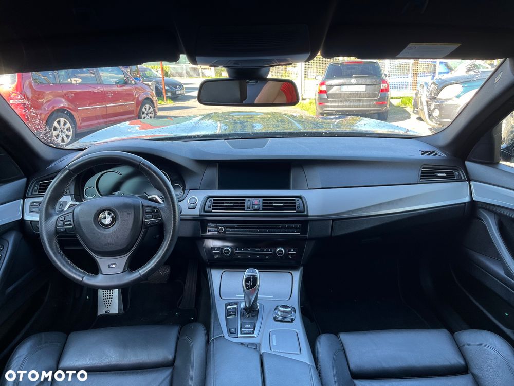 BMW Seria 5 530d Touring - 12