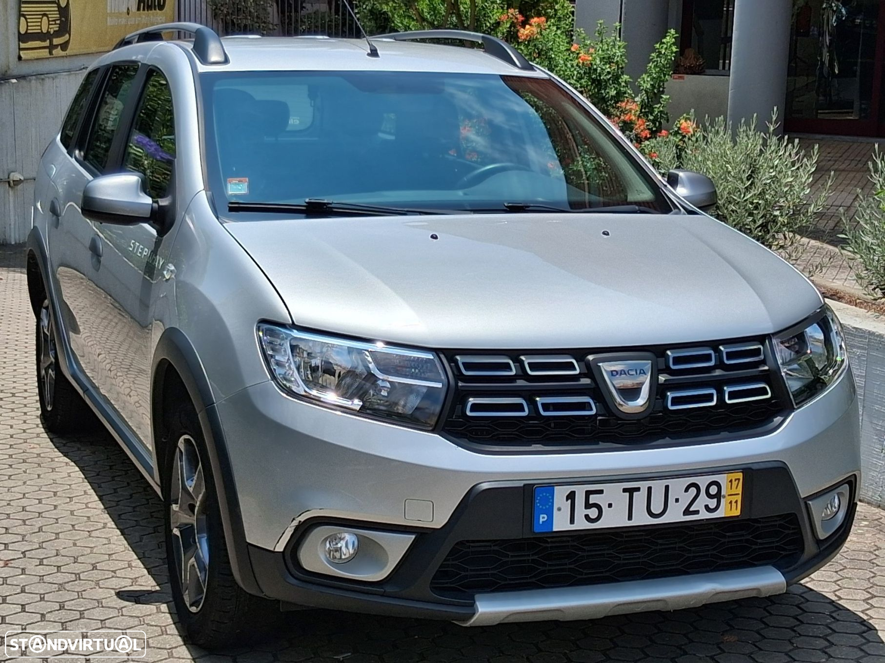 Dacia Logan MCV 1.5 dCi Stepway - 11