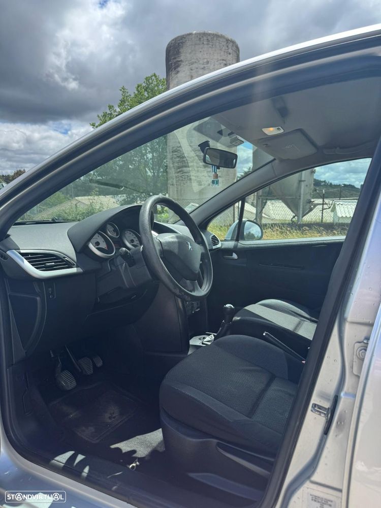 Peugeot 207 1.4 HDi Premium - 11