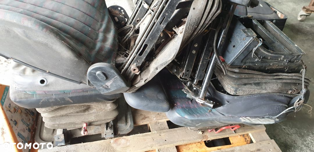 FOTEL KIEROWCY MERCEDES 814 S NA CZĘŚCI PRZYCISK - 4