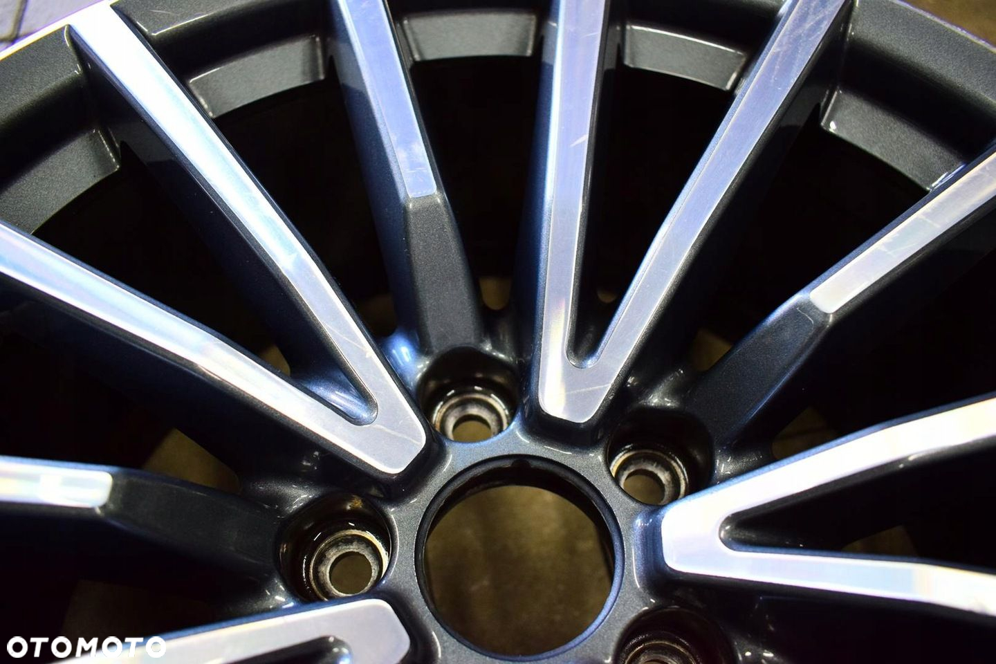 AUDI 19 ,,S-Line RS4 S4 A4 B9 8W0 Oryginał - 7