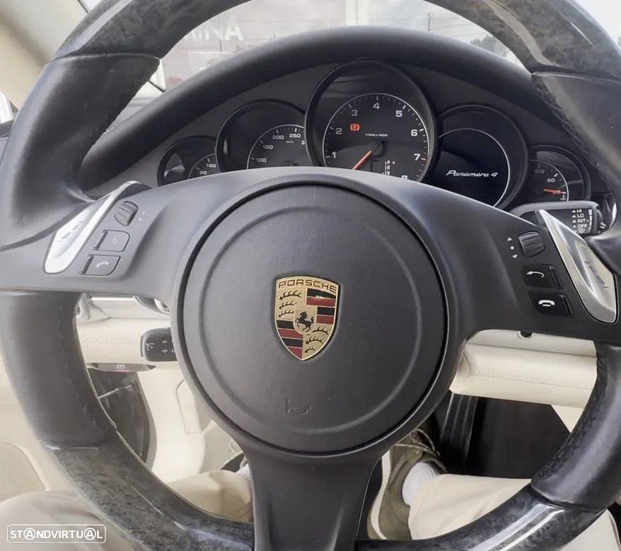 Porsche Panamera 4 - 4