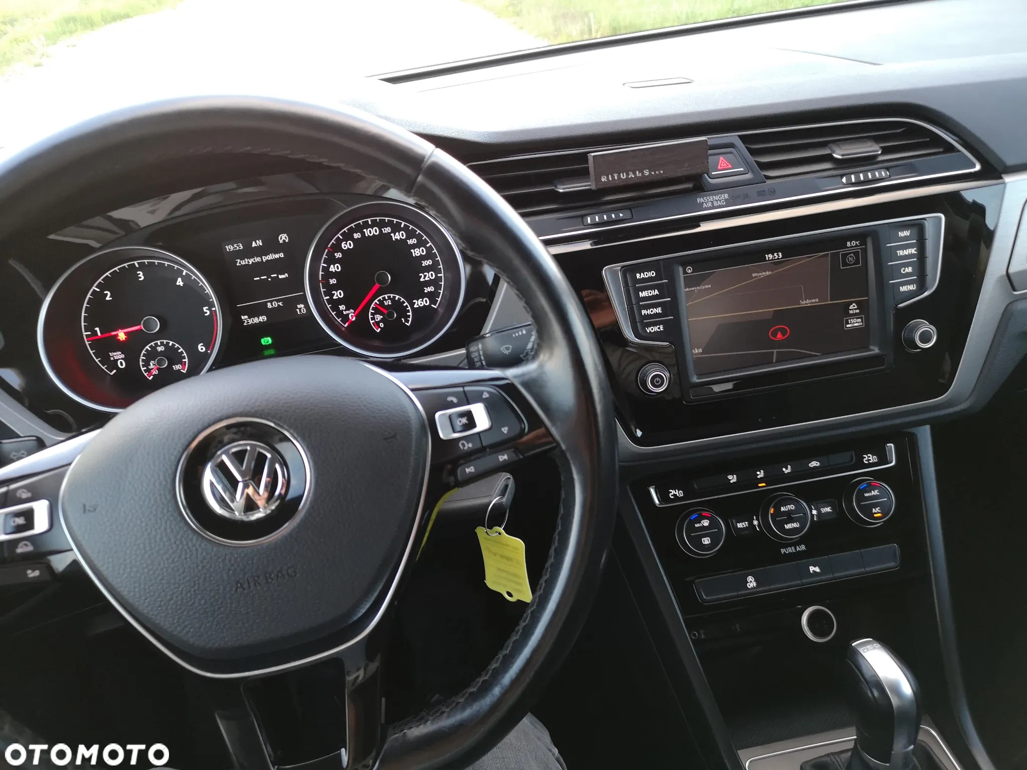 Volkswagen Touran 2.0 TDI SCR DSG Comfortline - 5