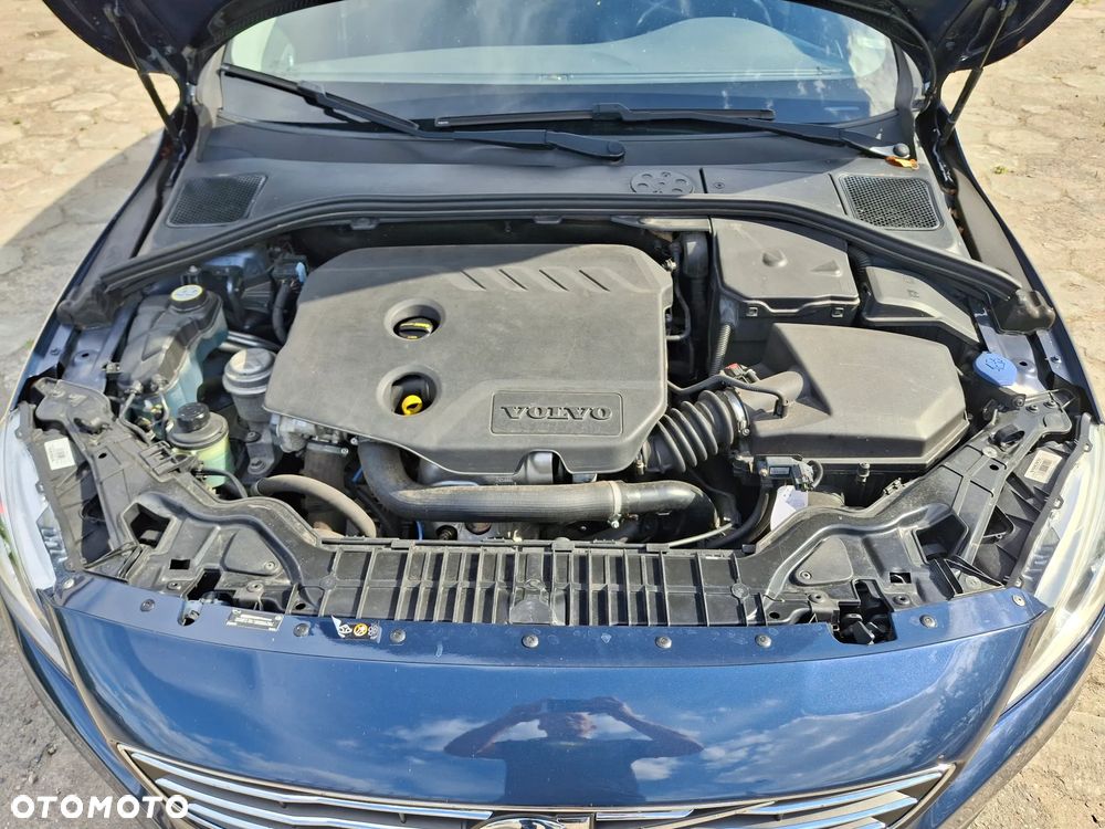 Volvo V60 D2 Momentum - 11