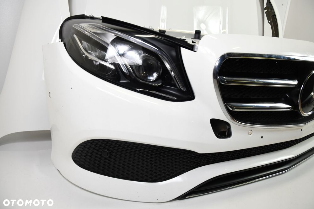 MERCEDES W238 MASKA BŁOTNIKI LAMPY CHŁODNICE PAS - 10