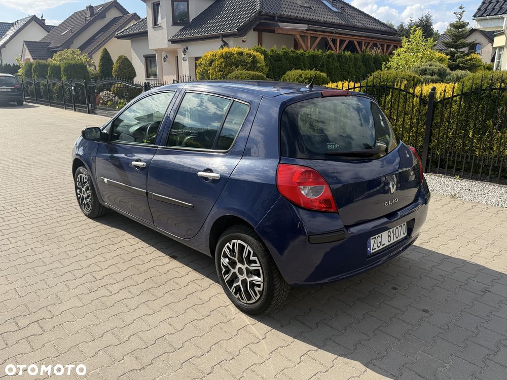 Renault Clio - 2