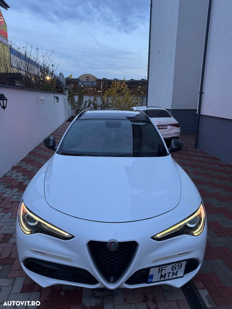 Alfa Romeo Stelvio 2.0 Turbo 16V AT8-Q4 Veloce - 11