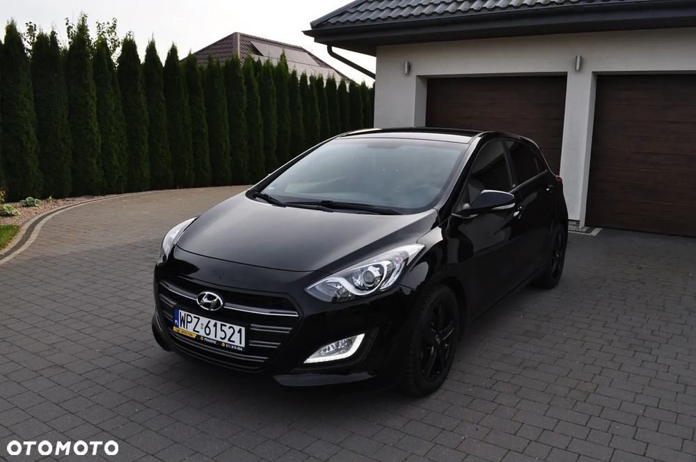 Hyundai i30 blue 1.6 CRDi Passion - 16