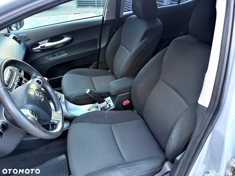Toyota Auris 1.6 Premium Comfort - 16