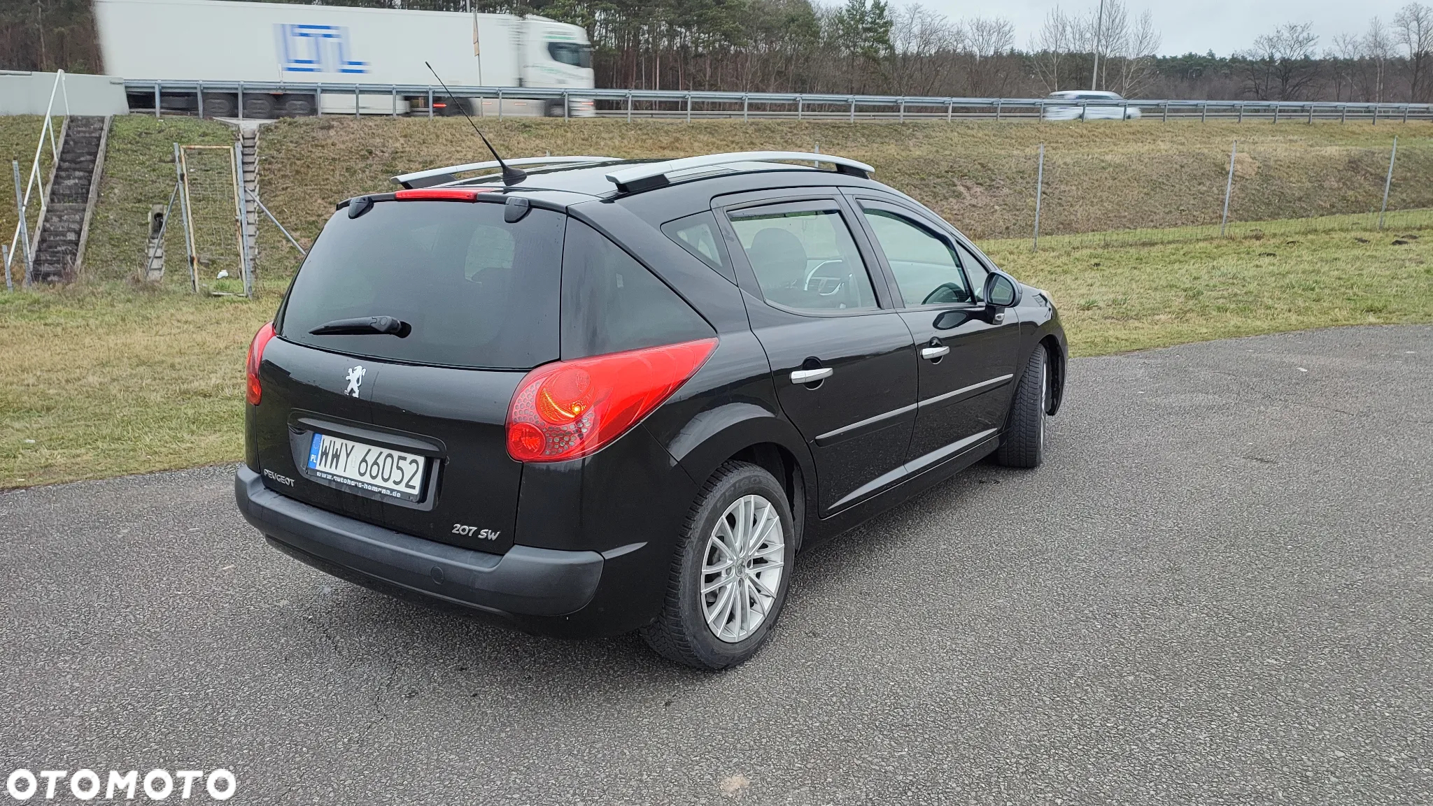 Peugeot 207 1.6 HDi Trendy - 6
