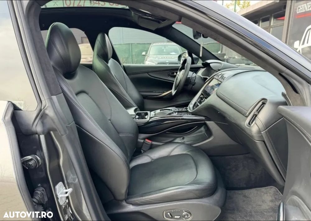 Aston Martin DBX Standard - 13