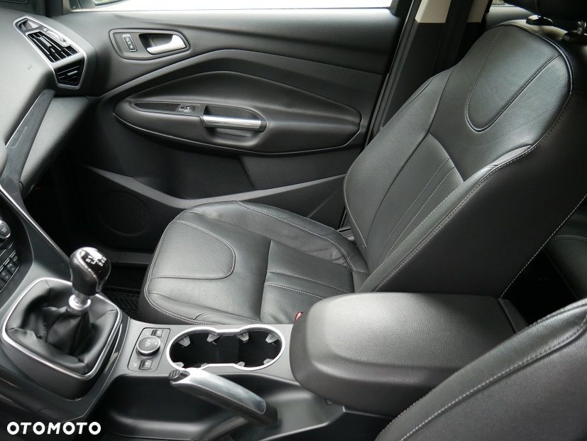 Ford Kuga - 28