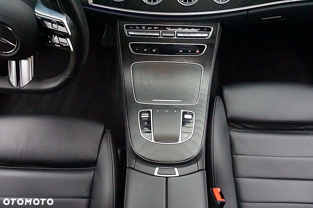 Mercedes-Benz Klasa E 220 d AMG - 32