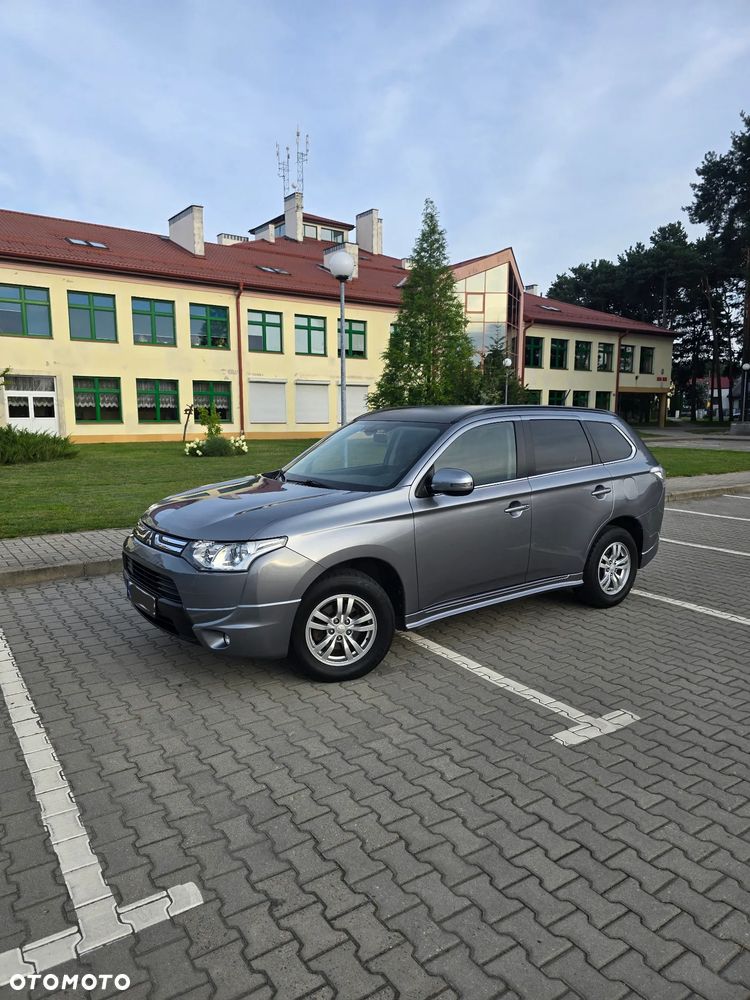 Mitsubishi Outlander 2.2 DI-D 2WD Invite - 2