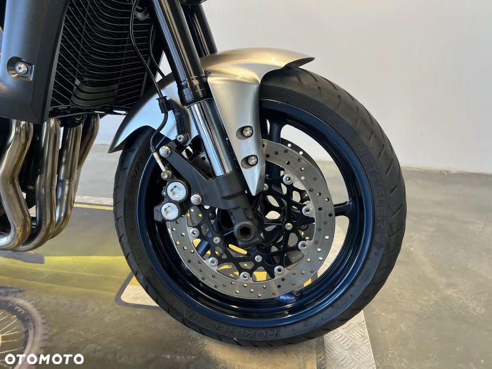 Yamaha FZ - 21