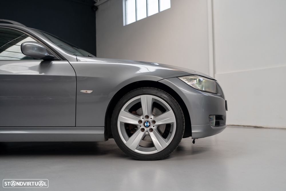 BMW 318 d Navigation Sport - 11