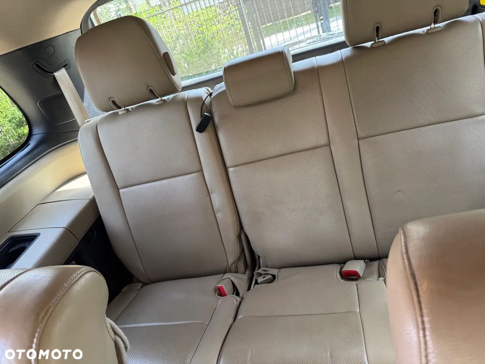 Toyota Sequoia - 13