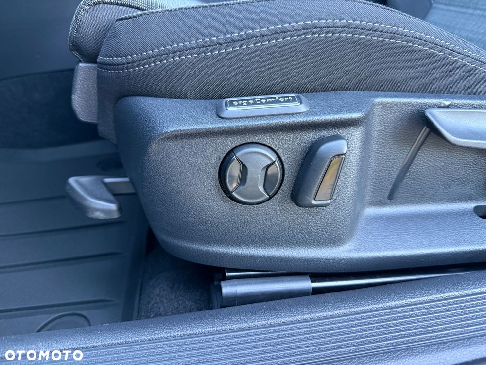 Volkswagen Passat 2.0 TDI (BlueMotion Technology) DSG Comfortline - 13