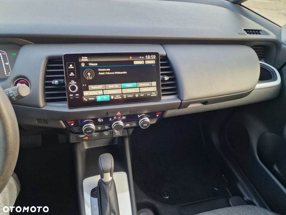 Honda Jazz ver-1-5-i--vtec-cvt-dynamic - 11