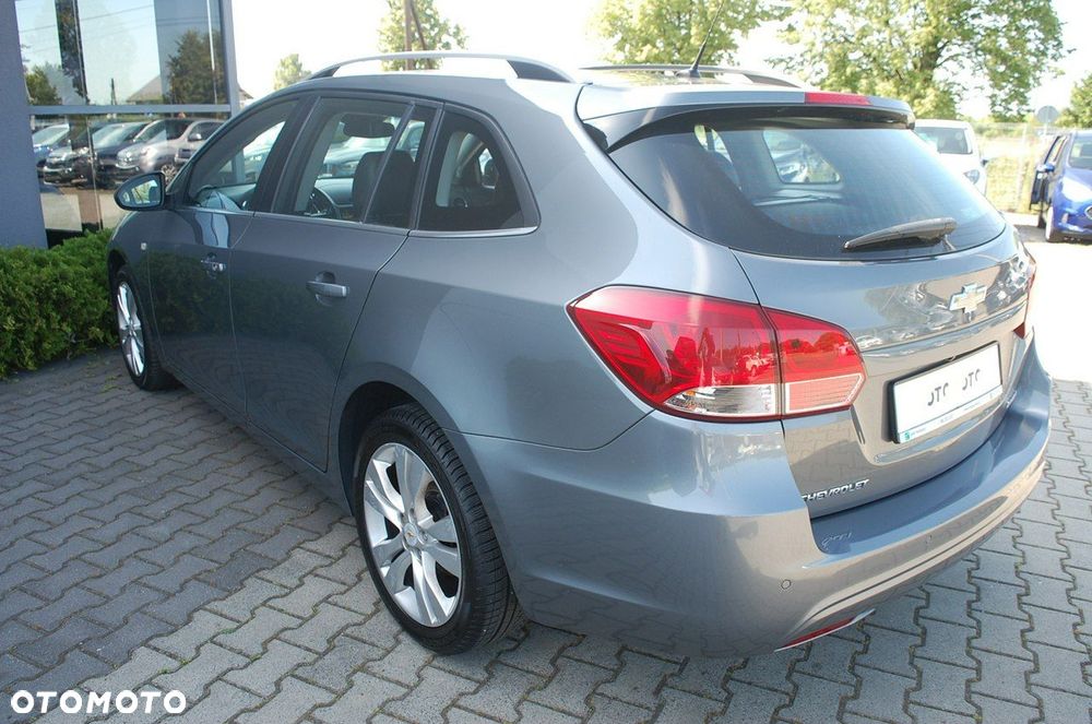Chevrolet Cruze - 12