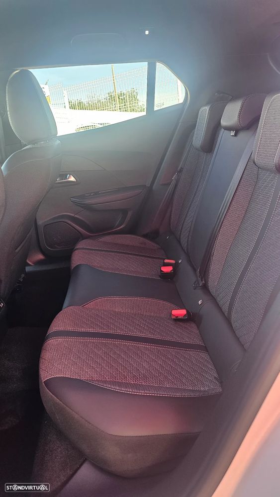 Peugeot 2008 Hybrid 145 e-DSC Allure - 42