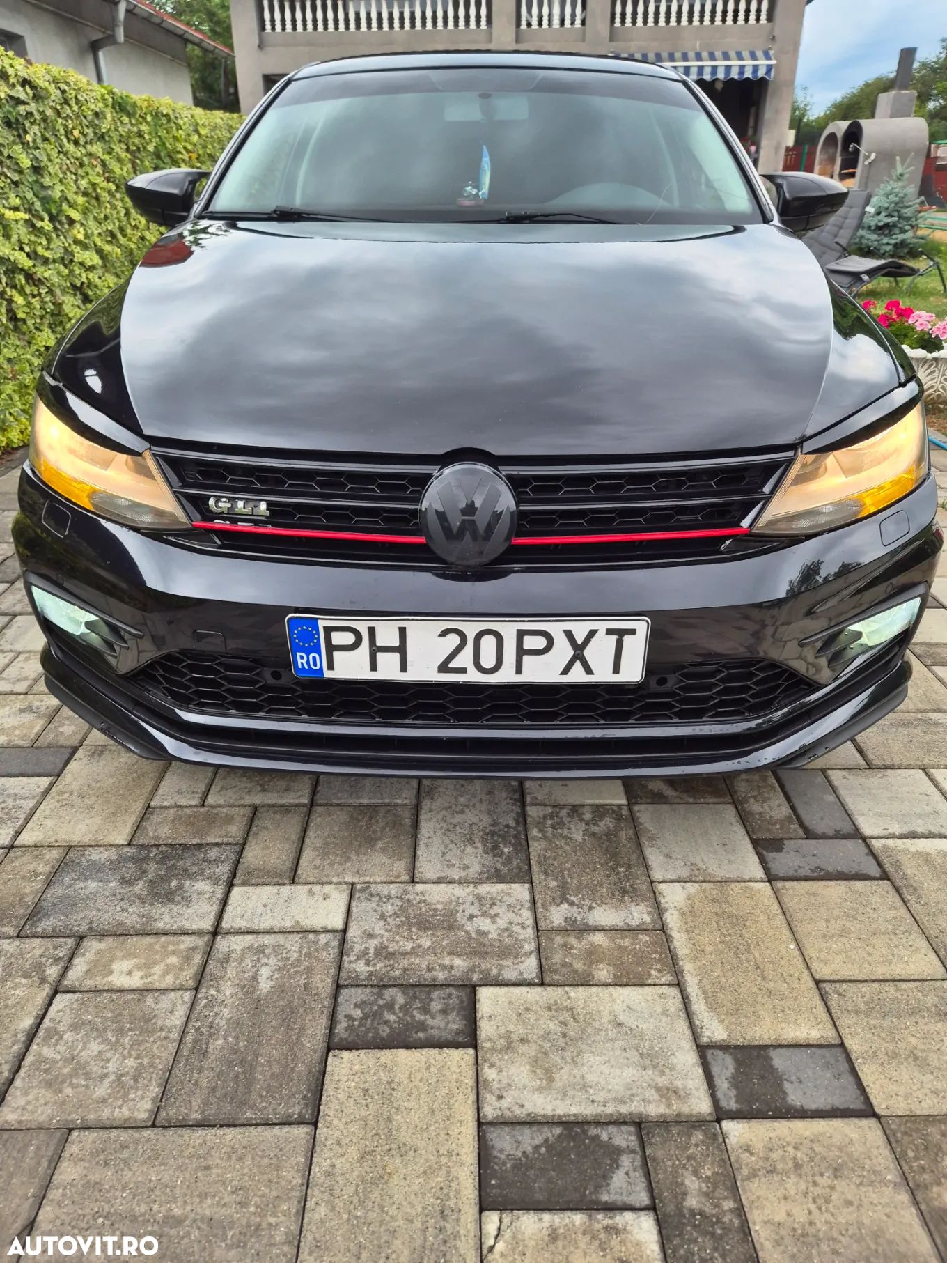 Volkswagen Jetta - 1