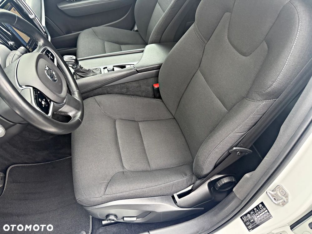 Volvo V90 D4 Geartronic Momentum - 23