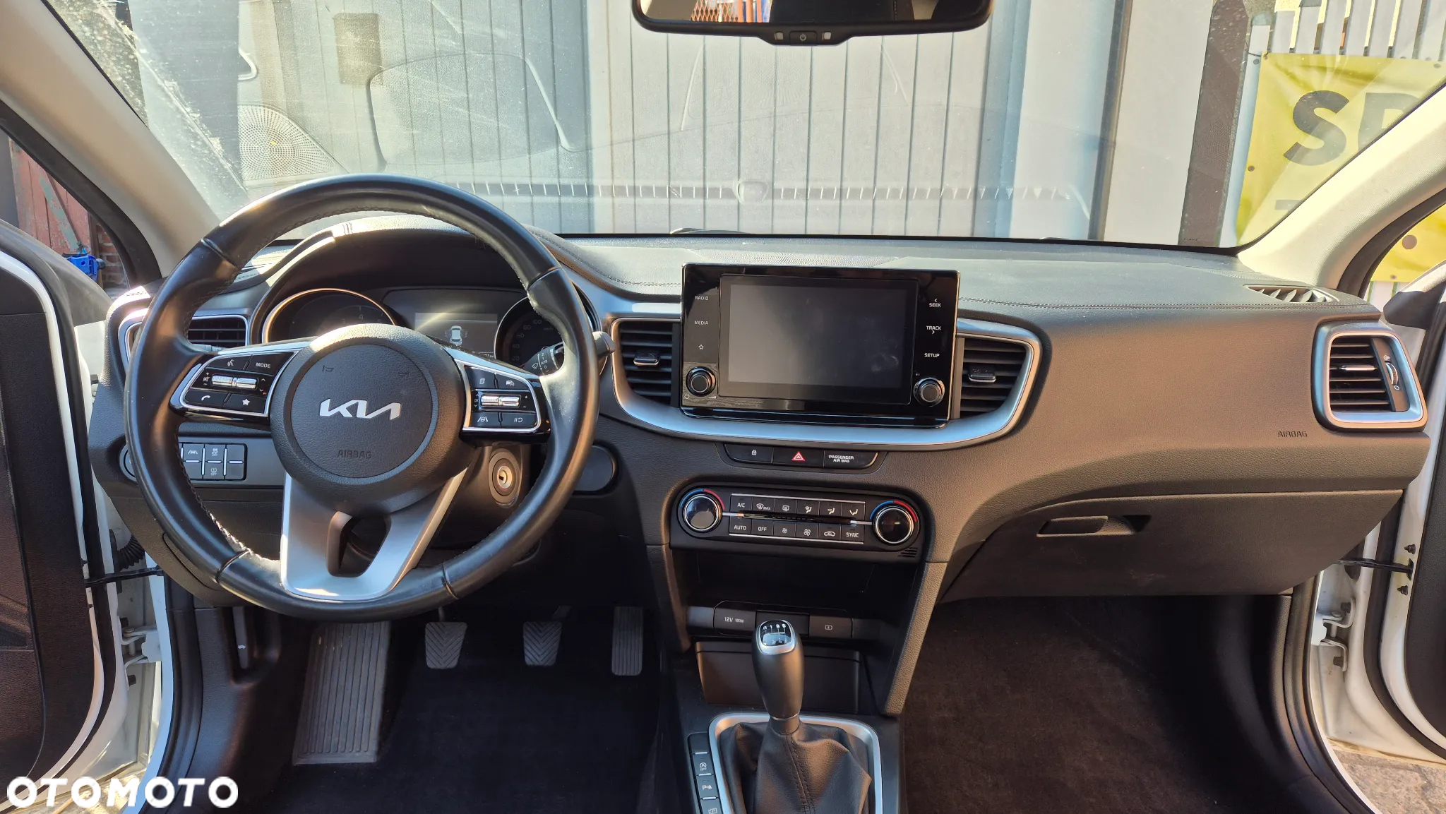 Kia Ceed 1.5 T-GDI M - 22
