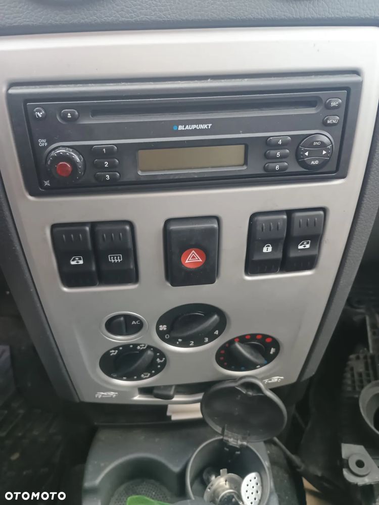 Dacia Logan 1.6 Laureate - 9