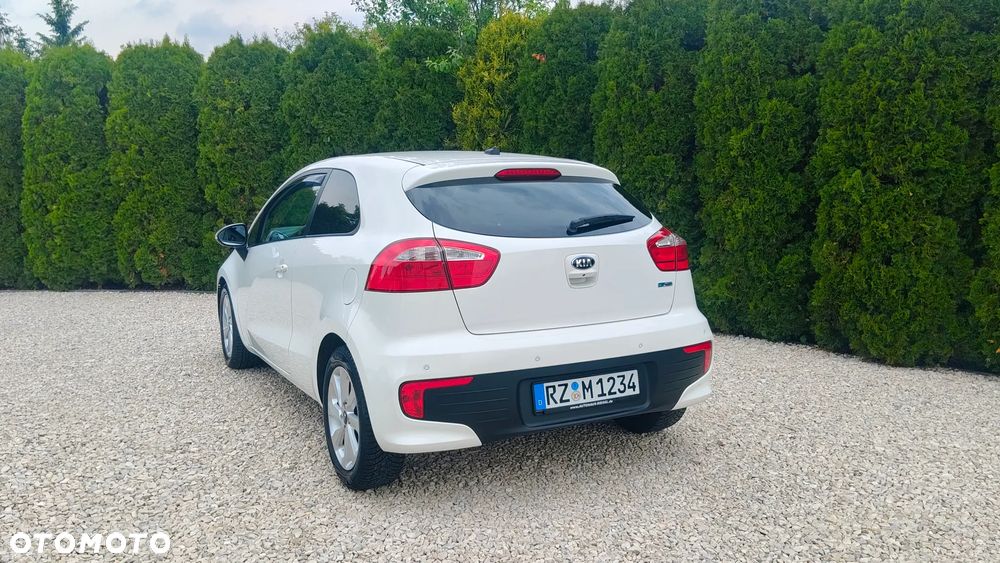 Kia Rio 1.4 Dream Team Edition - 17