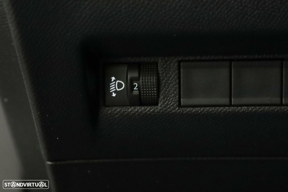 Peugeot 2008 1.2 PureTech Allure - 20