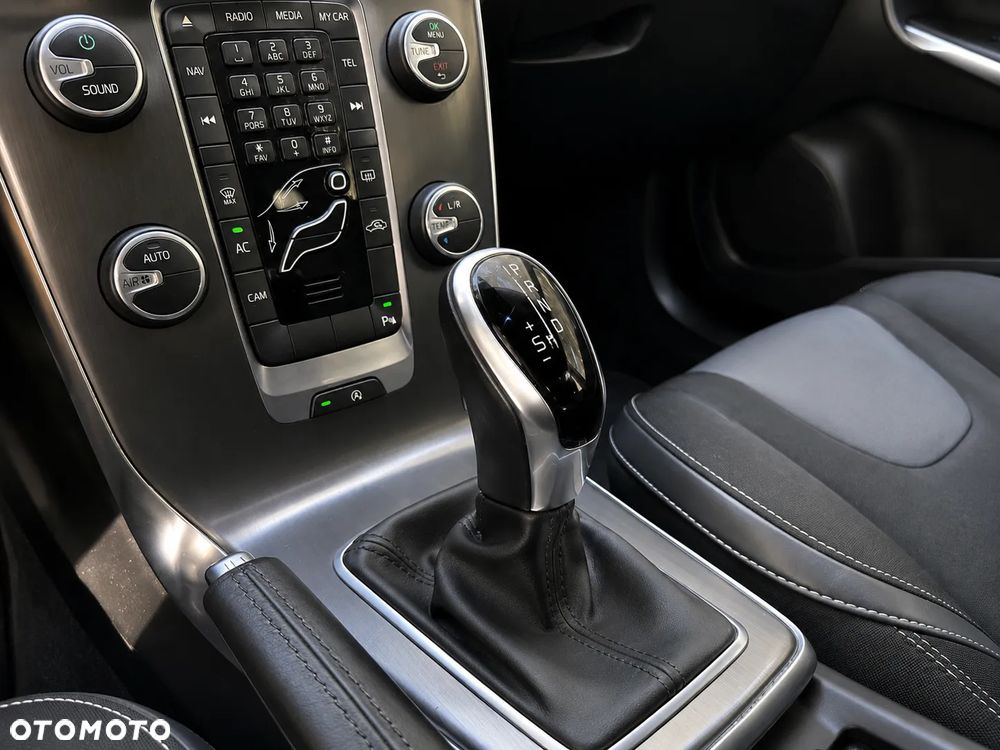 Volvo V40 D2 Momentum - 8
