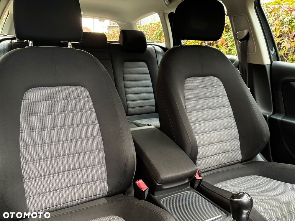 Volkswagen Passat 2.0 TDI Comfortline - 17