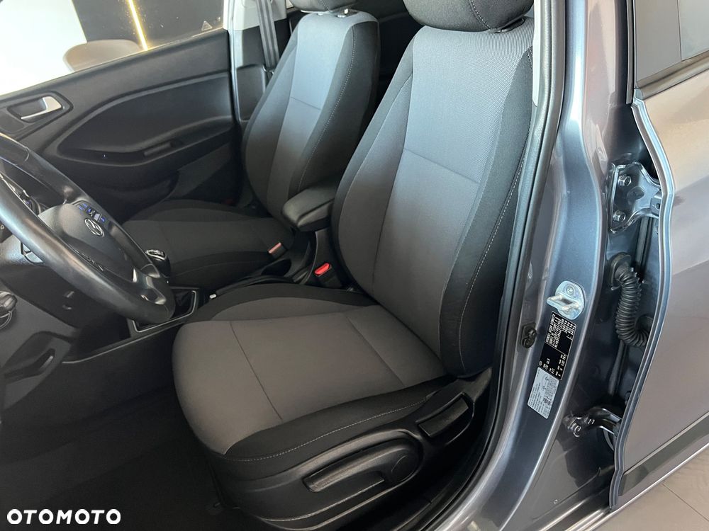 Hyundai i20 - 12
