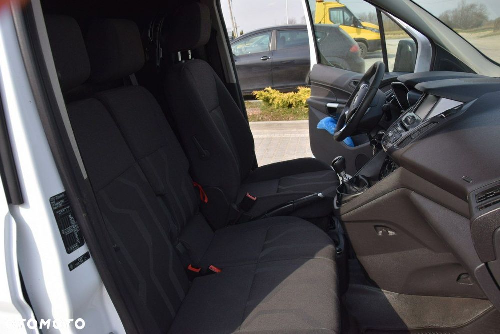 Ford Transit Connect - 17