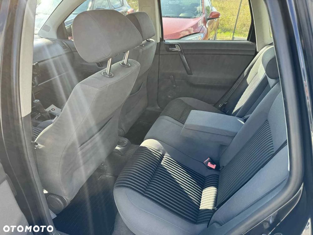 Volkswagen Polo 1.4 16V Trendline - 15