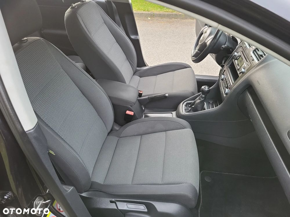 Volkswagen Golf - 29