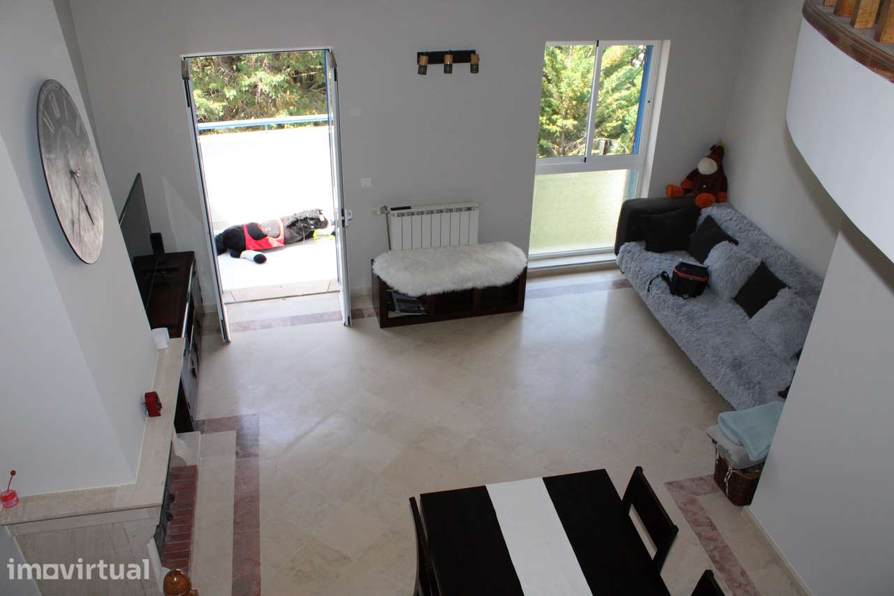 Apartamento T3 Duplex com 5 divisões com Varanda e Garagem - Grande imagem: 5/32