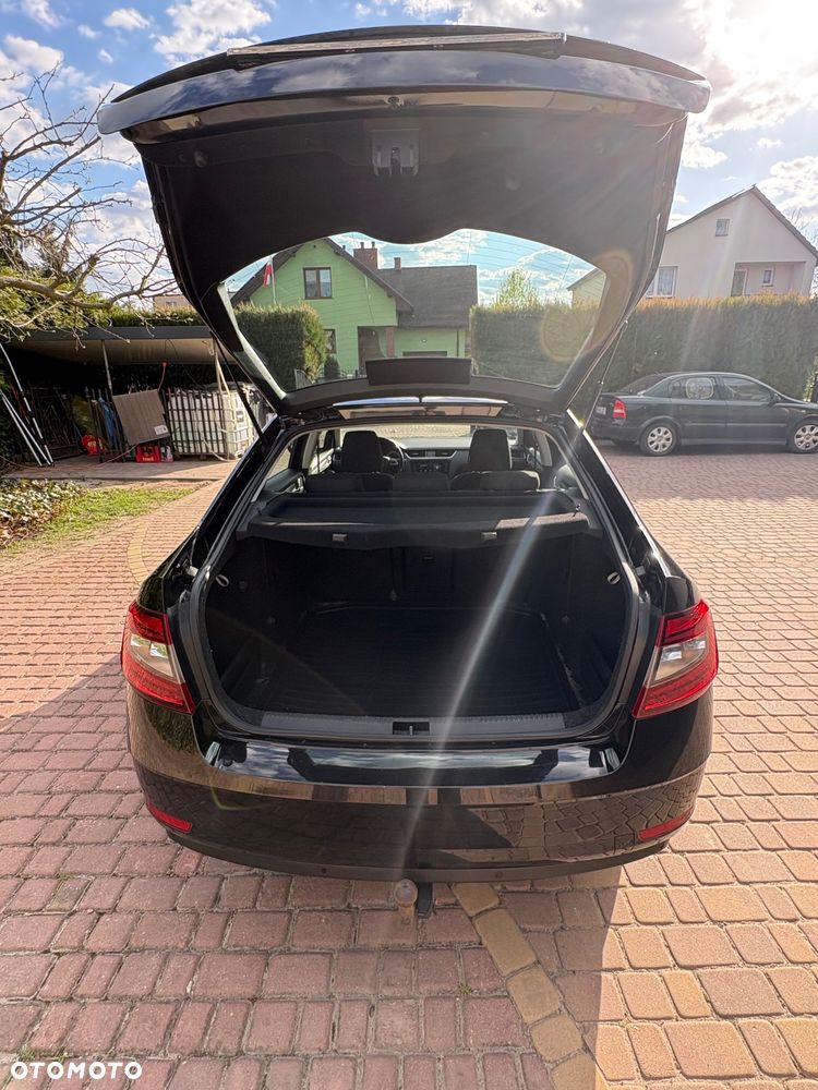 Skoda Octavia 1.6 TDI DSG Style - 4