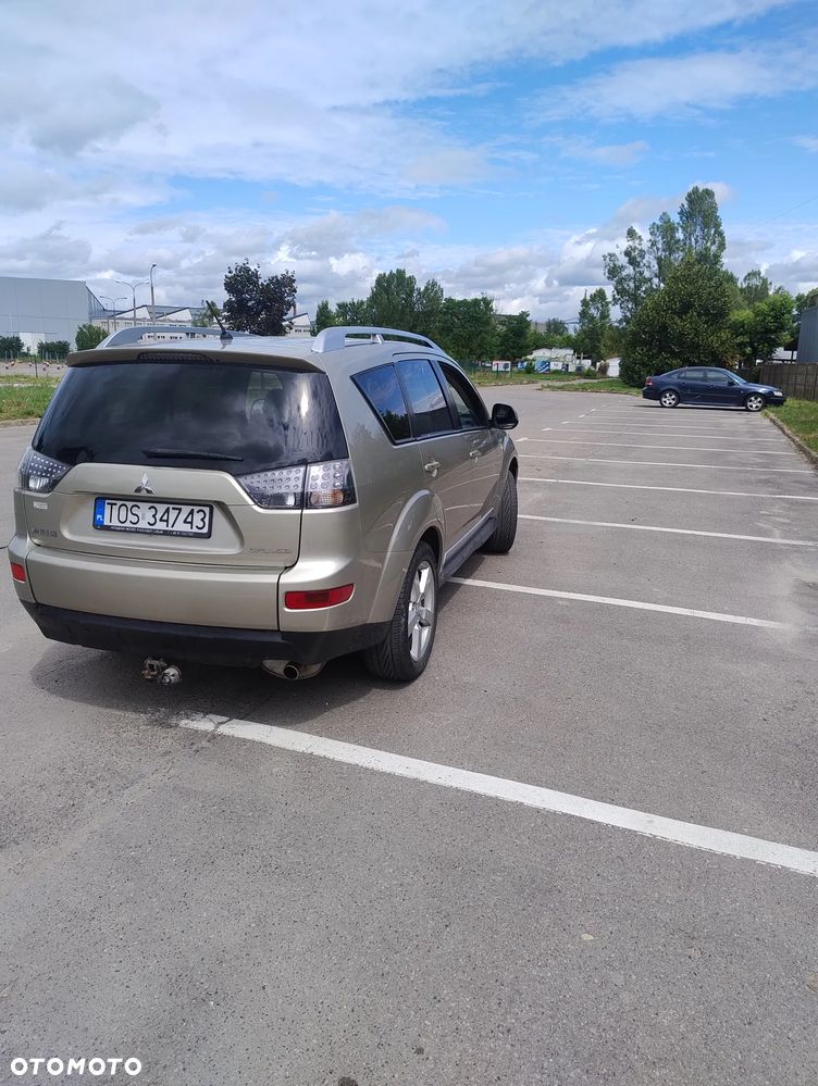 Mitsubishi Outlander 2.4 Invite 2WD - 3