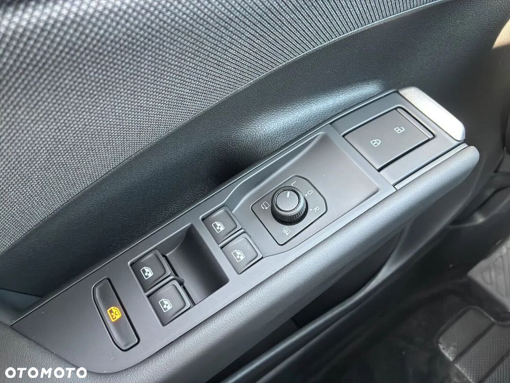 Volkswagen T-Roc - 23