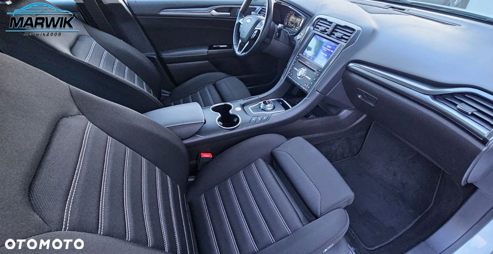 Ford Mondeo - 36