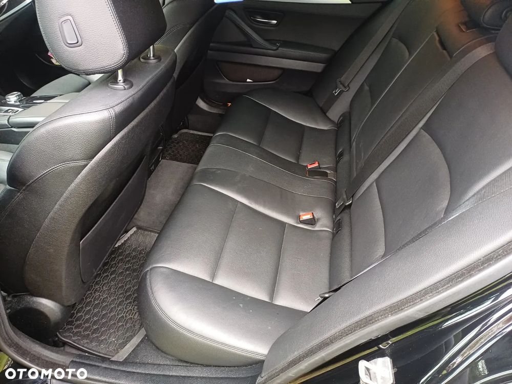 BMW Seria 5 525d Touring Sport-Aut - 4