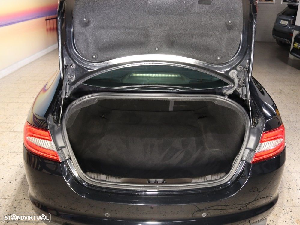 Jaguar XF 2.2 D Premium Luxury - 16